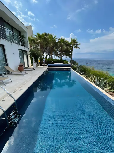 Preljevni bazen sa automatskim rollerom - Villa Mandola, Sutivan, Brač
