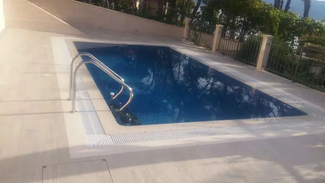 Preljevni bazen - Sutivan, Brač