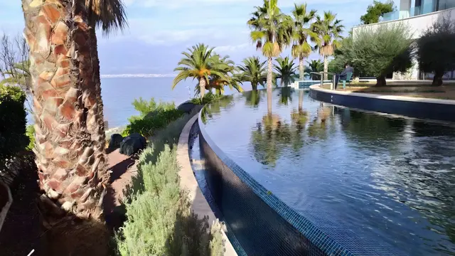 Bazen sa preljevom - na morsku vodu - Sutivan - Brač