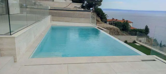 Bazen, Baška Voda