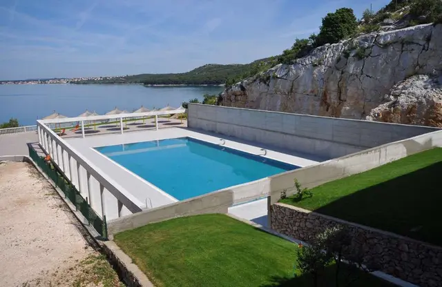 Bazen na morsku vodu - Oaza mira - Drage (30 x 15 m)